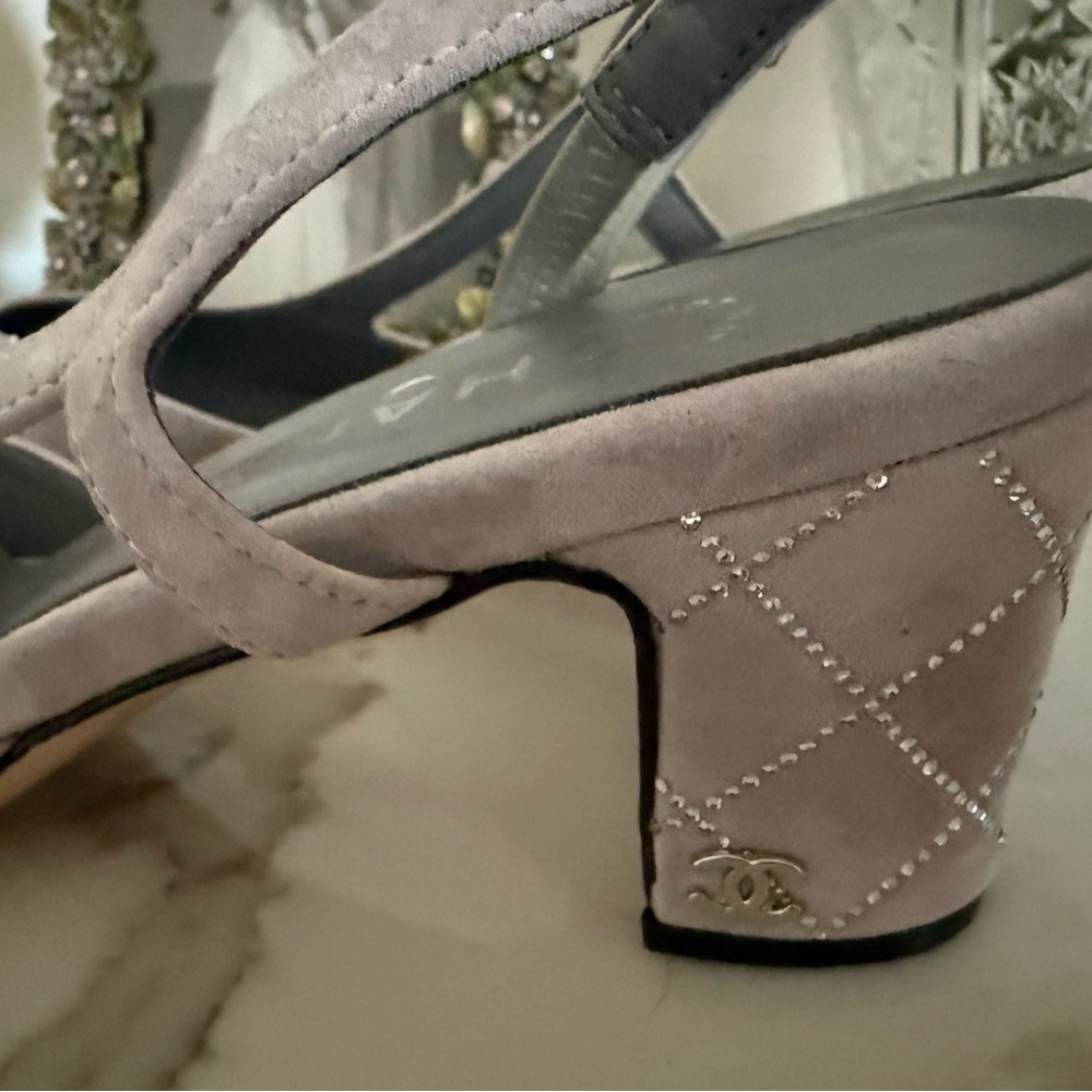 CHANEL Women's Taupe and Black Quilted Heels - Picture 2 of 3